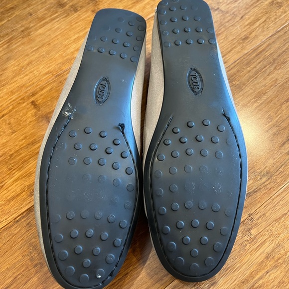 TOD’S CITY GOMMINO DRIVING SHOES IN SUEDE - light grayish taupe color size 39 - Picture 8 of 16